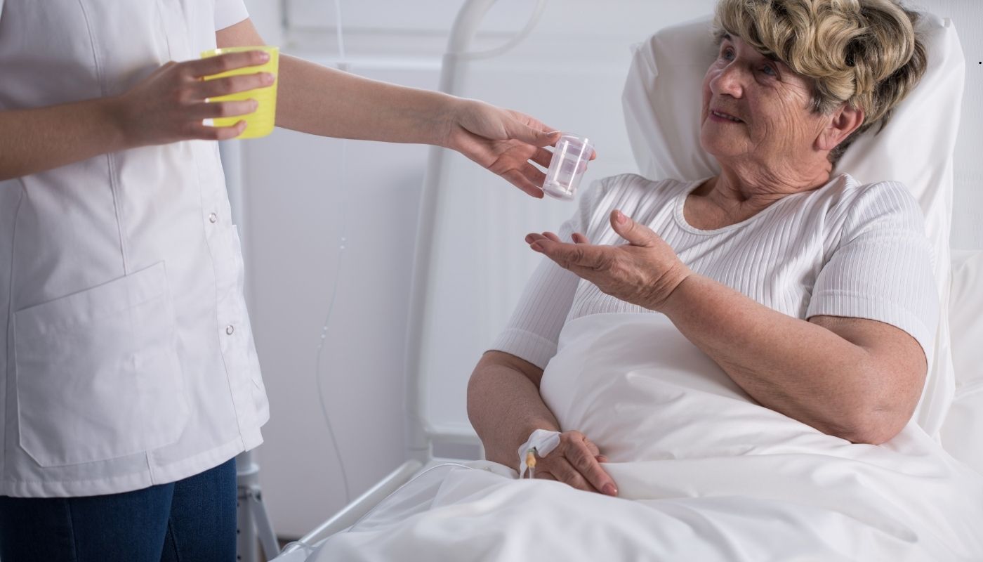 وجود مرتبة هوائية طبية متخصصة لمنع الالتهابات وقرح الفراش